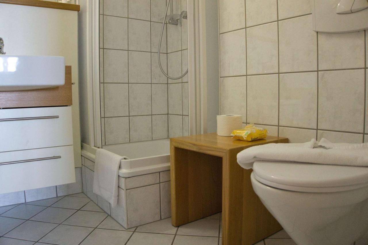Fewo Mit Meerblick, Gratis Nutzung Vom Ahoi Erlebnisbad Und Sauna In Sellin - Haus Blick Zur See Fewo 11 Goehren  Exterior foto